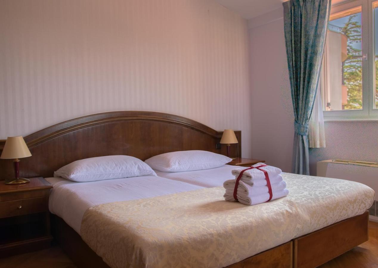 Hotel Minerva 메덜린 외부 사진