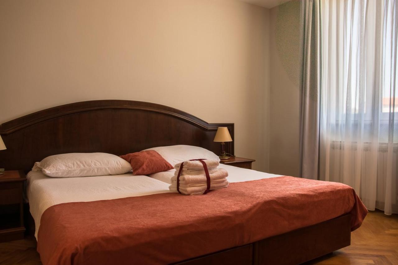 Hotel Minerva 메덜린 외부 사진