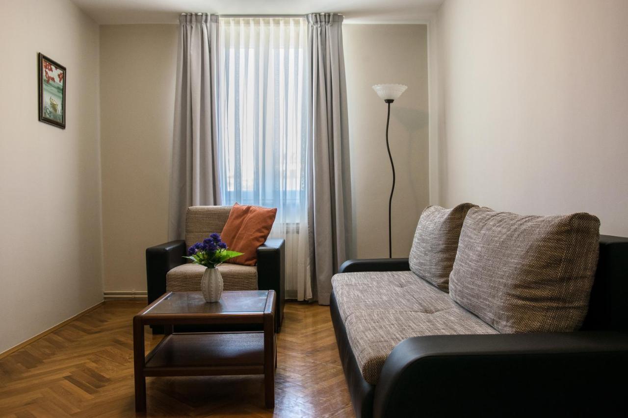 Hotel Minerva 메덜린 외부 사진