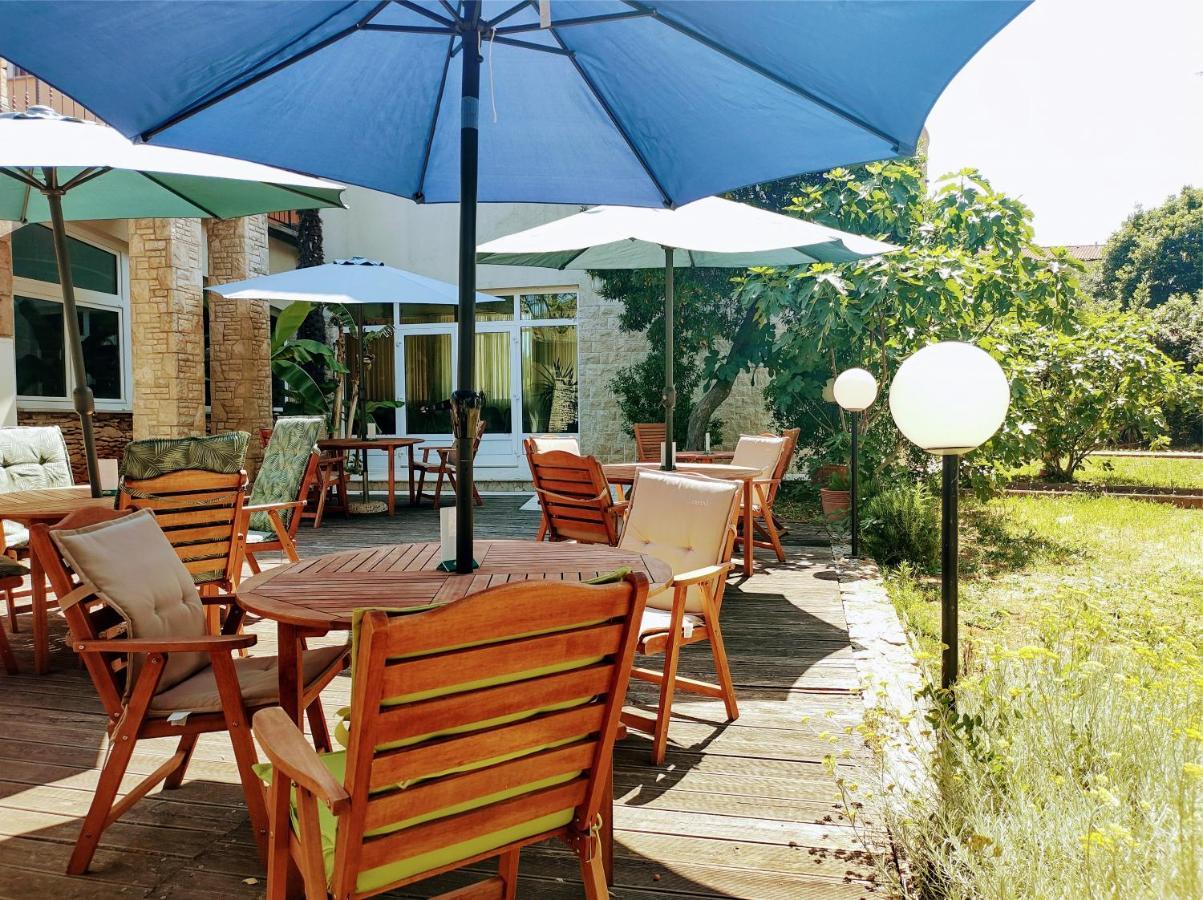 Hotel Minerva 메덜린 외부 사진