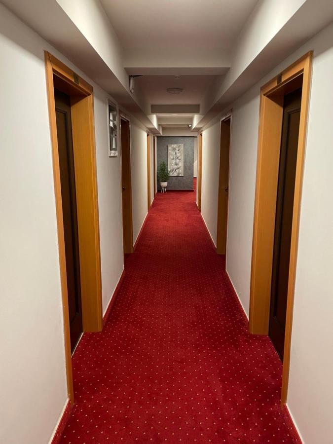 Hotel Minerva 메덜린 외부 사진