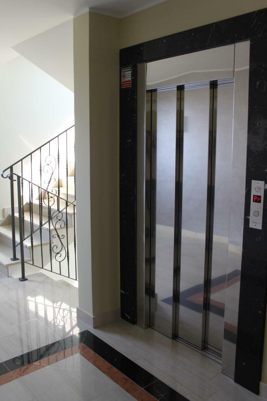 Hotel Minerva 메덜린 외부 사진